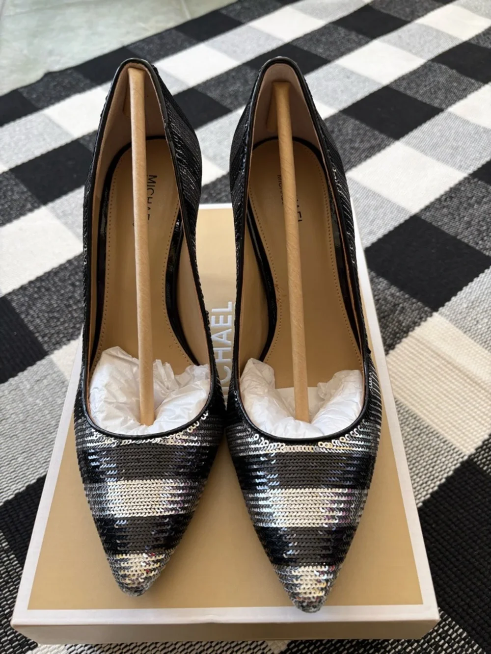 Michael Kors Black and Silver Mid Flex Pump Sequin Dress Heel - Picture 1 of 8
